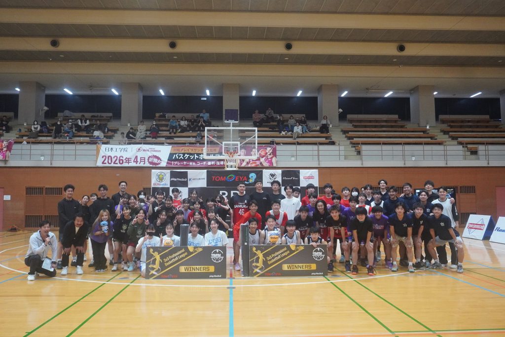 最凶の魔王に鍛えられた勇者、異世界帰還者たちの学園で無双する